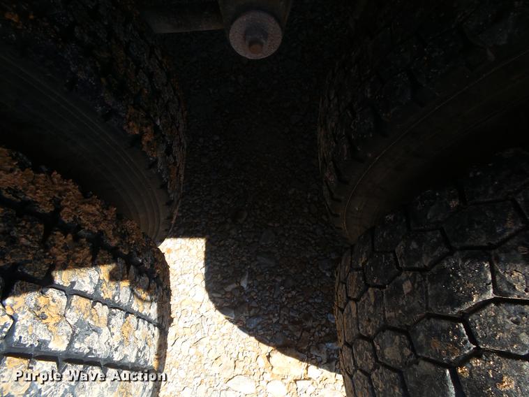 image for item DE3603 1996 Mack CH613 fuel and lube truck