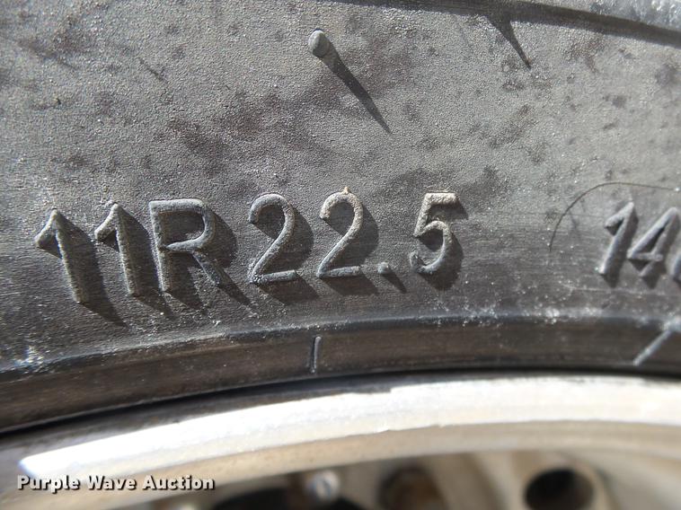 image for item DE3603 1996 Mack CH613 fuel and lube truck