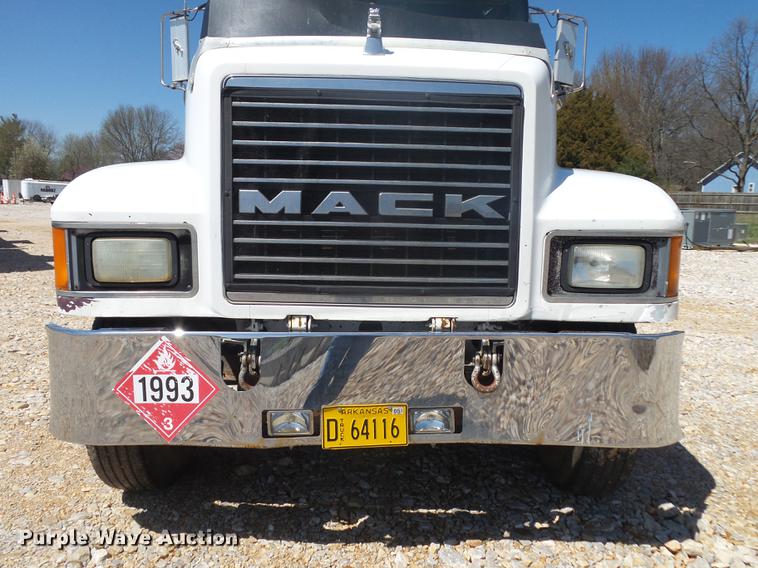 image for item DE3603 1996 Mack CH613 fuel and lube truck