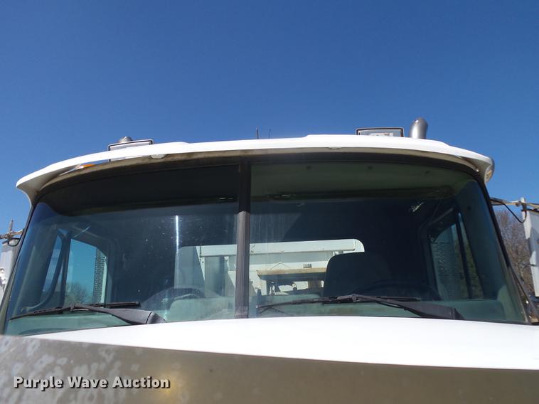 image for item DE3603 1996 Mack CH613 fuel and lube truck