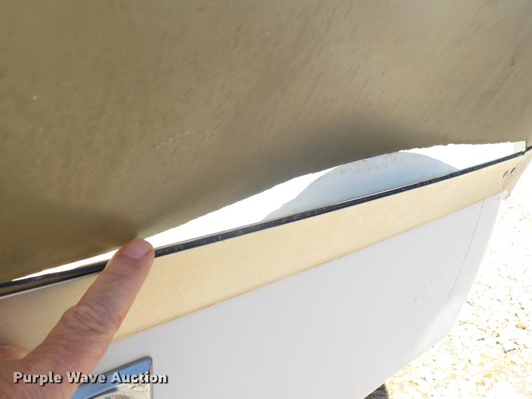 image for item DE3603 1996 Mack CH613 fuel and lube truck