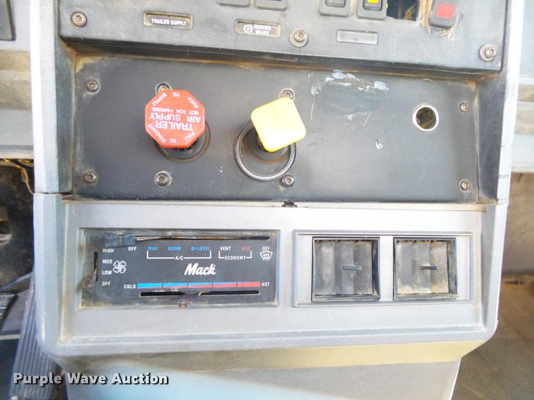 image for item DE3603 1996 Mack CH613 fuel and lube truck