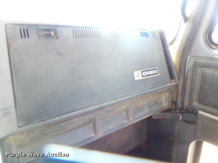 image for item DE3603 1996 Mack CH613 fuel and lube truck