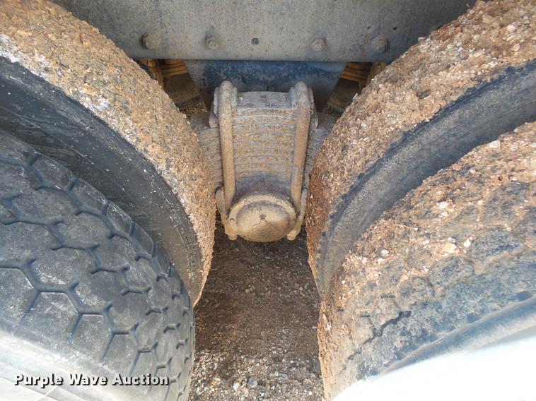 image for item DE3605 1989 Mack DM690S dump truck