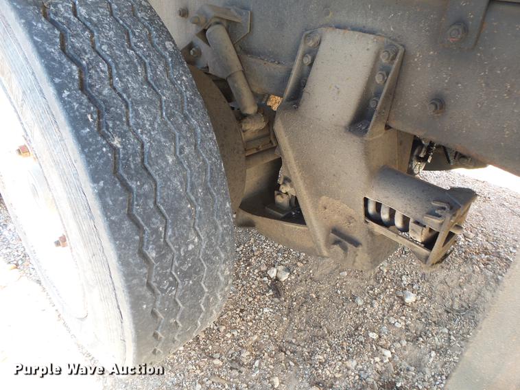 image for item DE3605 1989 Mack DM690S dump truck