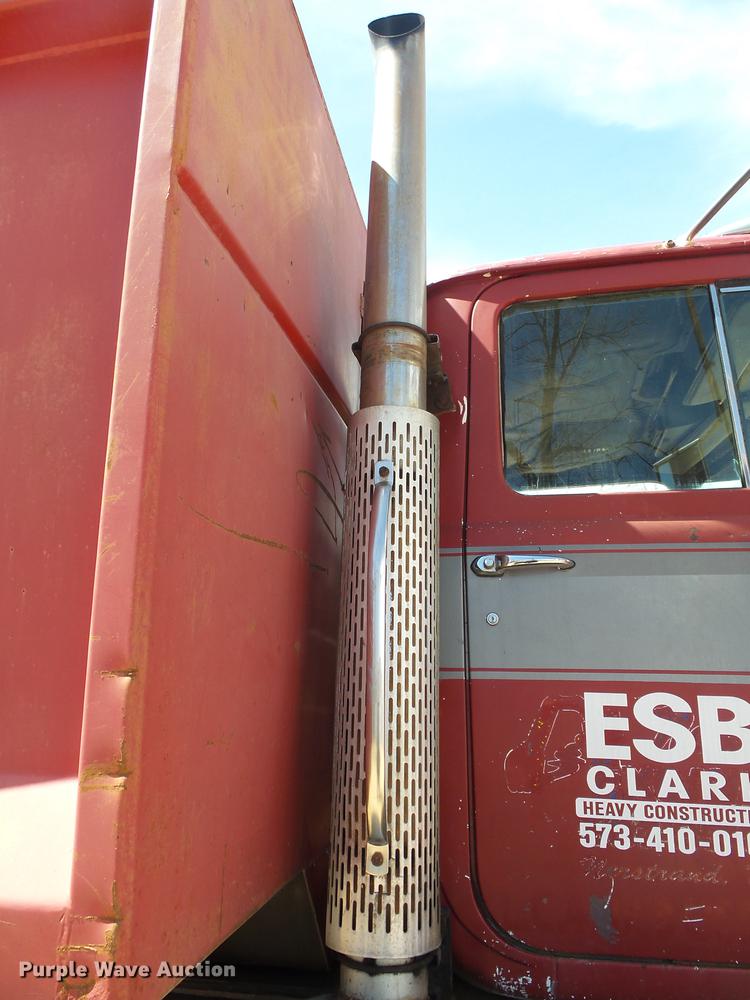 image for item DE3605 1989 Mack DM690S dump truck