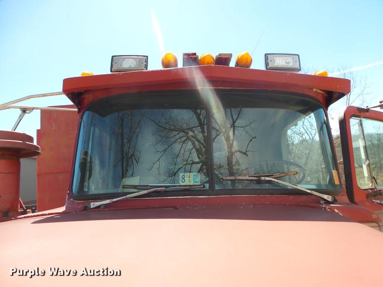 image for item DE3605 1989 Mack DM690S dump truck