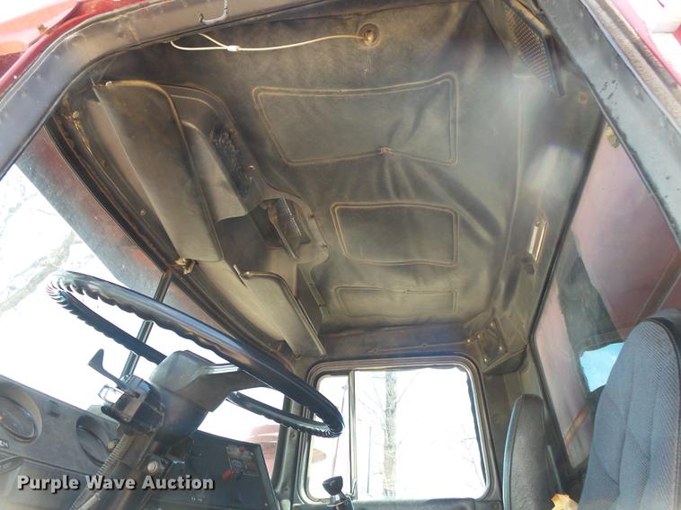 image for item DE3605 1989 Mack DM690S dump truck