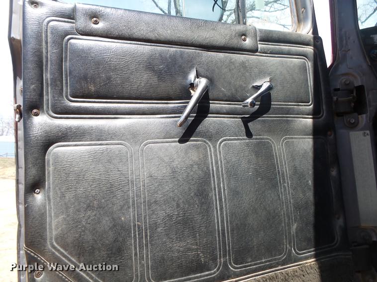 image for item DE3605 1989 Mack DM690S dump truck