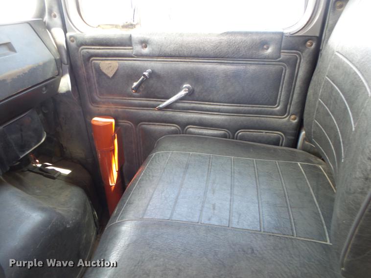 image for item DE3605 1989 Mack DM690S dump truck