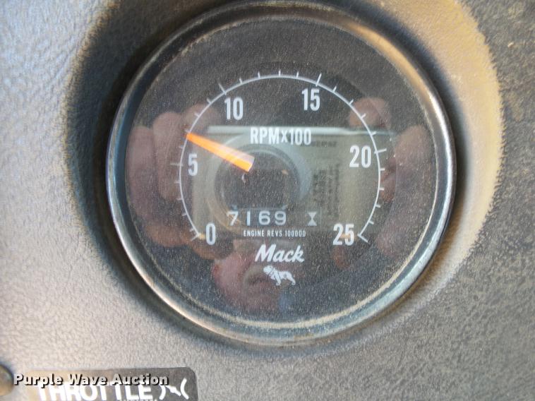 image for item DE3605 1989 Mack DM690S dump truck