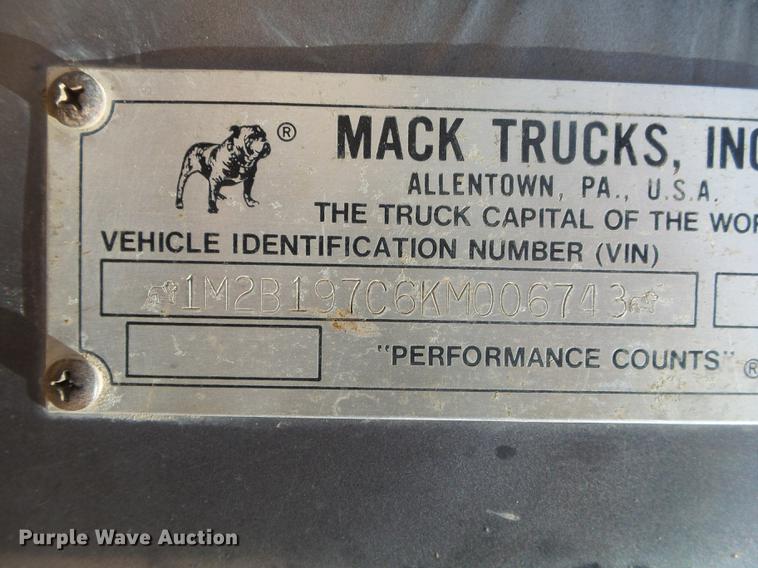 image for item DE3605 1989 Mack DM690S dump truck