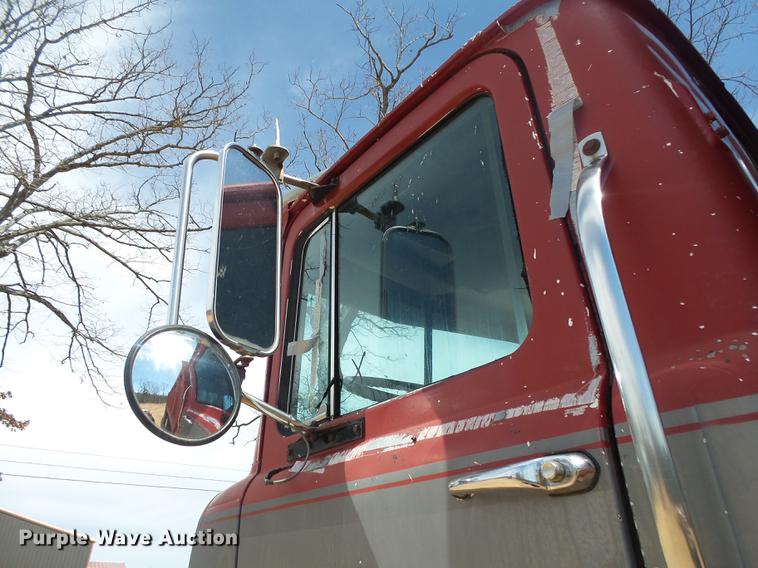 image for item DE3605 1989 Mack DM690S dump truck