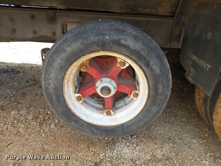 image for item DE3605 1989 Mack DM690S dump truck