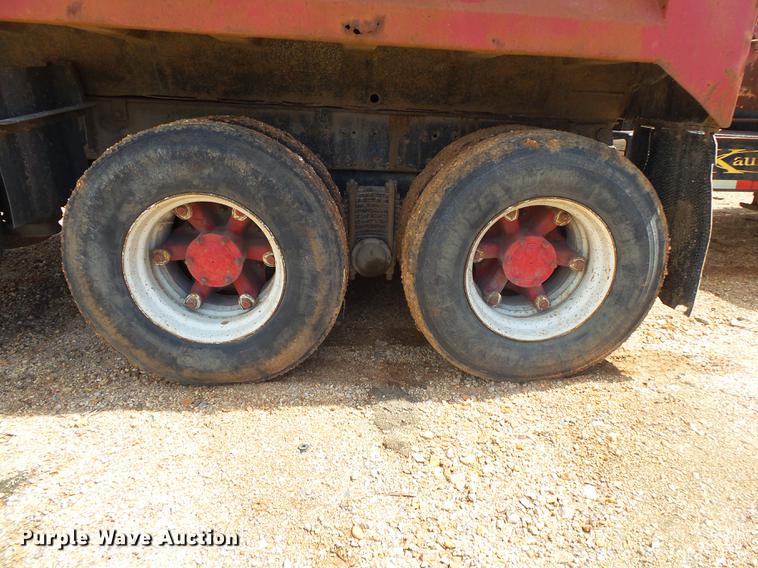 image for item DE3605 1989 Mack DM690S dump truck