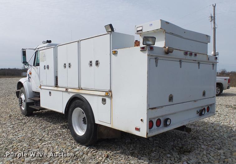 image for item DE3606 1995 International 4900 service truck