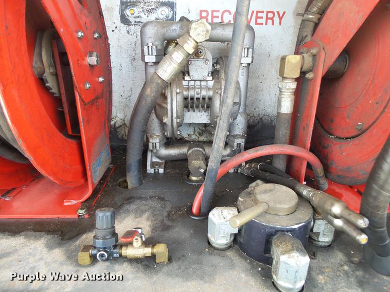 image for item DE3606 1995 International 4900 service truck