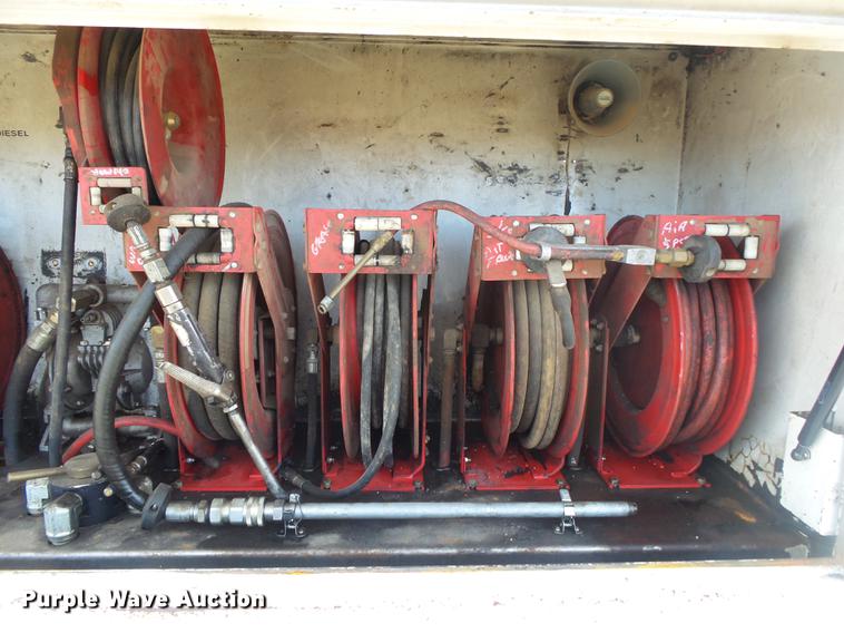 image for item DE3606 1995 International 4900 service truck