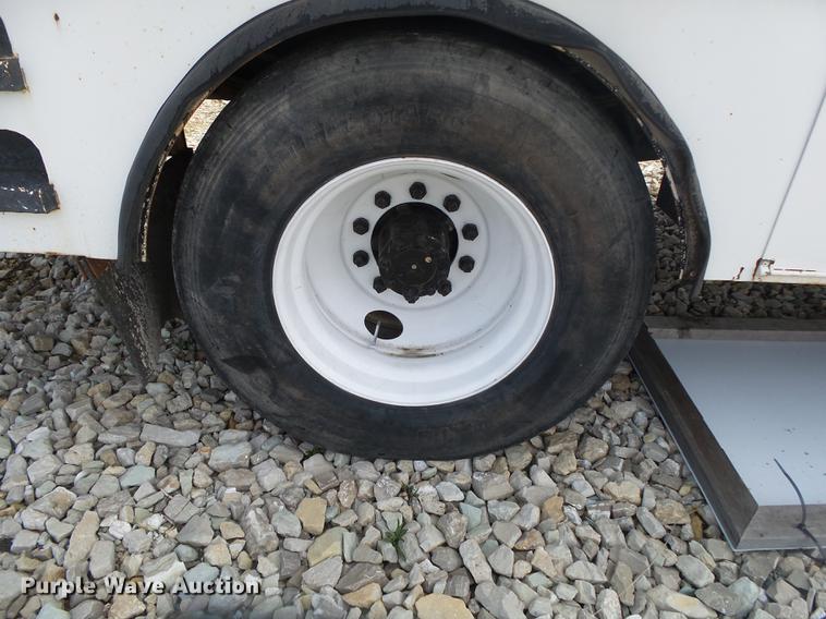 image for item DE3606 1995 International 4900 service truck