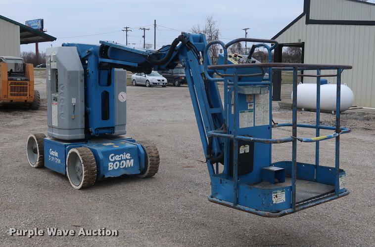 image for item DF3615 2002 Genie Z-30/20N boom lift