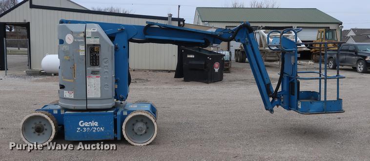 image for item DF3615 2002 Genie Z-30/20N boom lift
