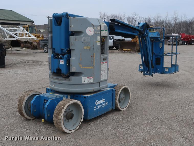 image for item DF3615 2002 Genie Z-30/20N boom lift