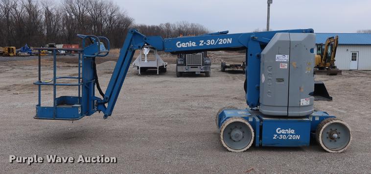 image for item DF3615 2002 Genie Z-30/20N boom lift