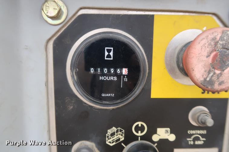 image for item DF3615 2002 Genie Z-30/20N boom lift