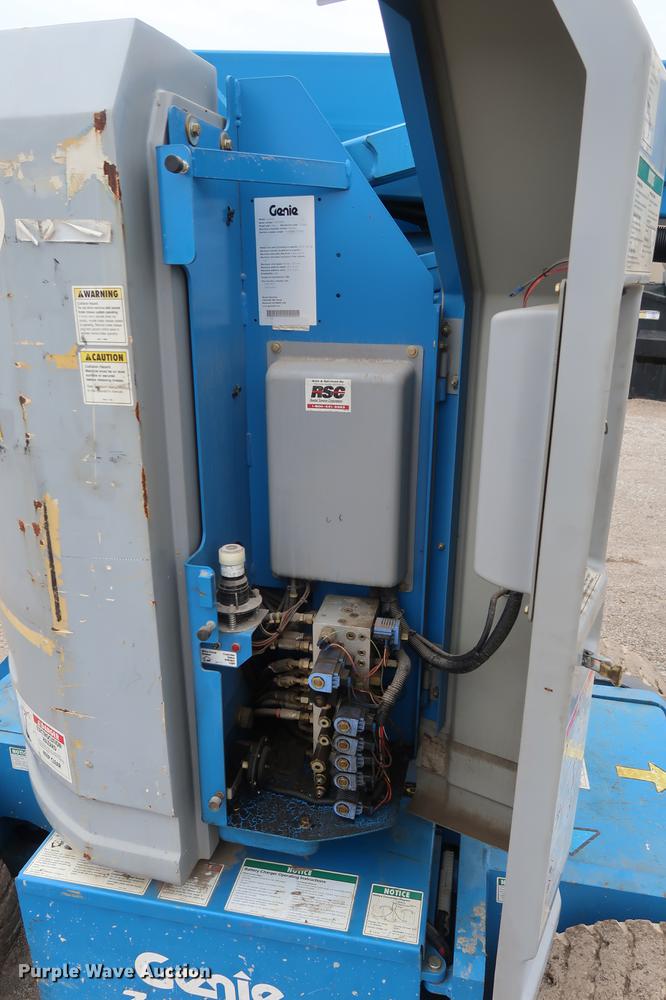 image for item DF3615 2002 Genie Z-30/20N boom lift