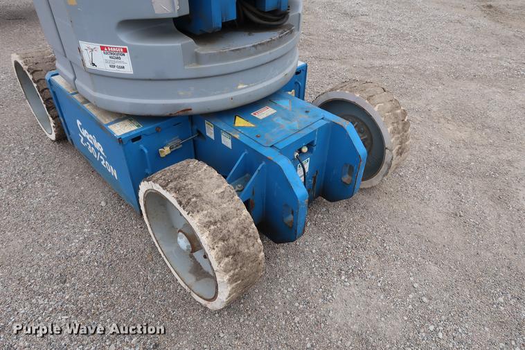 image for item DF3615 2002 Genie Z-30/20N boom lift