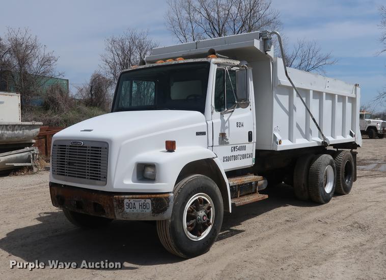 image for item DF3647 1998 Freightliner FL70 dump truck