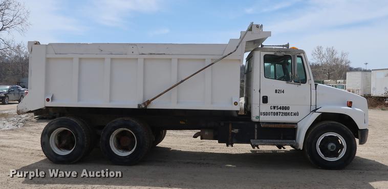 image for item DF3647 1998 Freightliner FL70 dump truck
