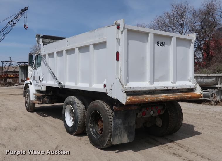 image for item DF3647 1998 Freightliner FL70 dump truck