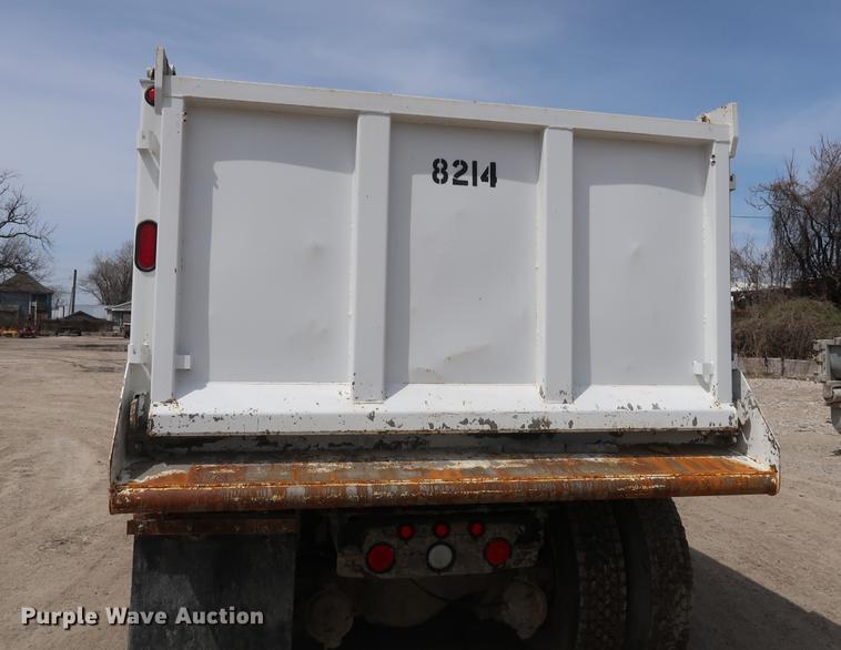 image for item DF3647 1998 Freightliner FL70 dump truck