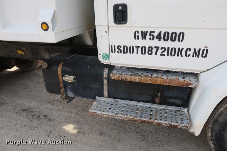 image for item DF3647 1998 Freightliner FL70 dump truck