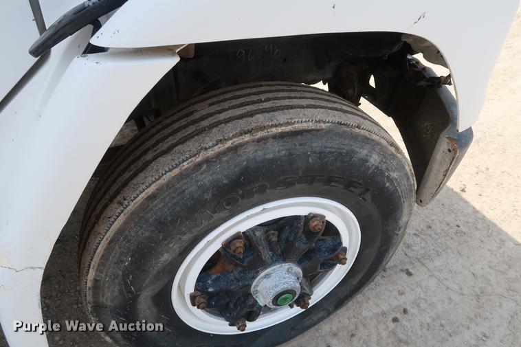 image for item DF3647 1998 Freightliner FL70 dump truck