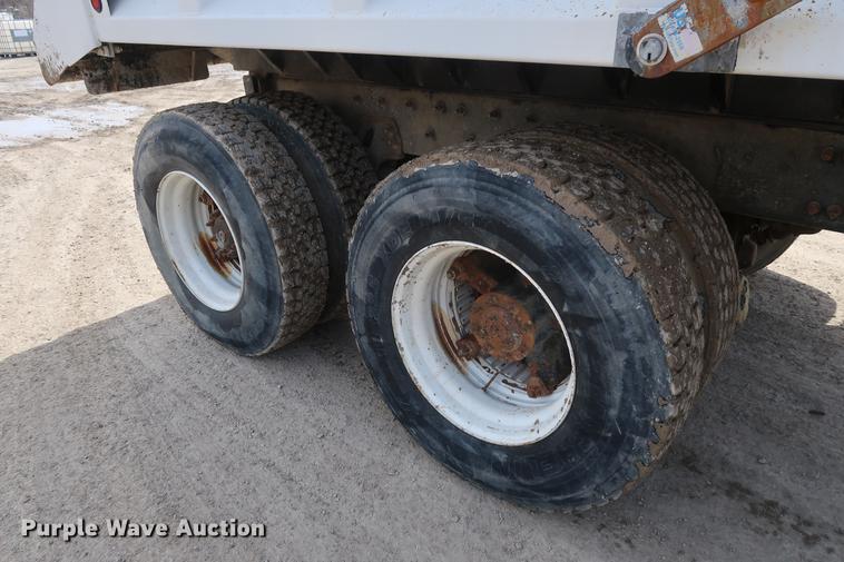 image for item DF3647 1998 Freightliner FL70 dump truck