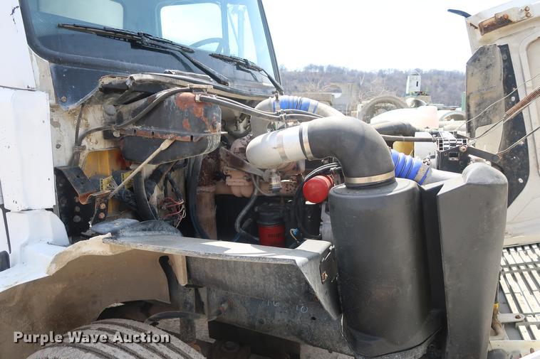 image for item DF3647 1998 Freightliner FL70 dump truck