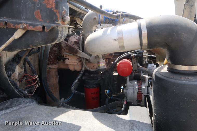 image for item DF3647 1998 Freightliner FL70 dump truck