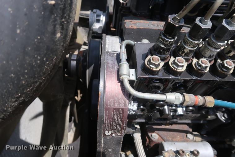 image for item DF3647 1998 Freightliner FL70 dump truck