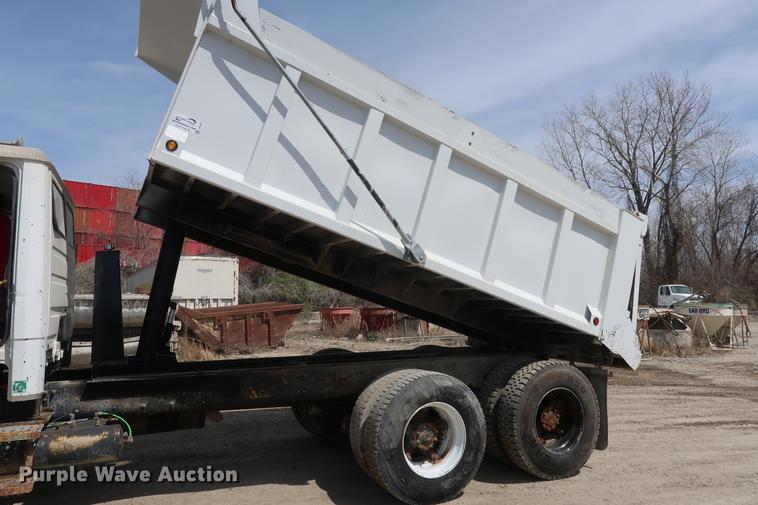 image for item DF3647 1998 Freightliner FL70 dump truck