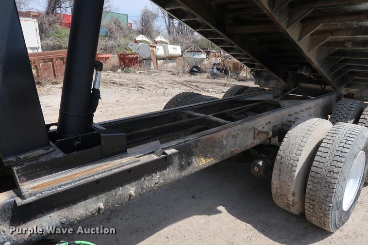 image for item DF3647 1998 Freightliner FL70 dump truck