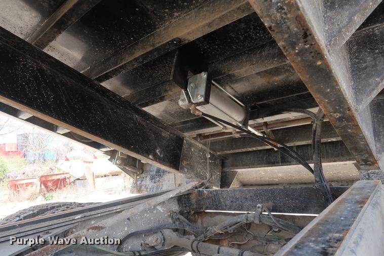 image for item DF3647 1998 Freightliner FL70 dump truck