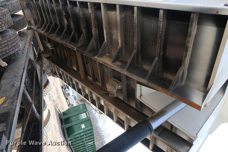 image for item DF3647 1998 Freightliner FL70 dump truck