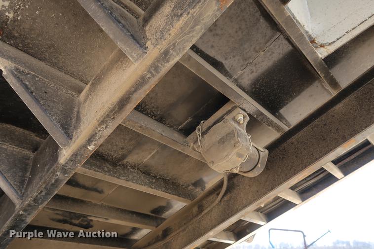 image for item DF3647 1998 Freightliner FL70 dump truck