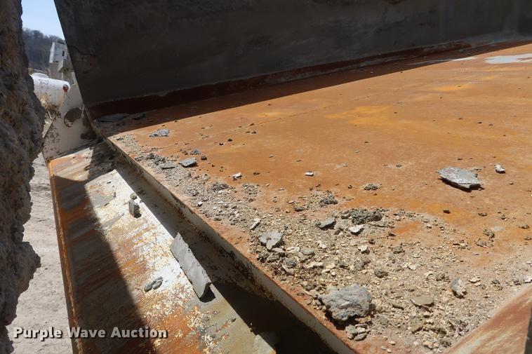 image for item DF3647 1998 Freightliner FL70 dump truck