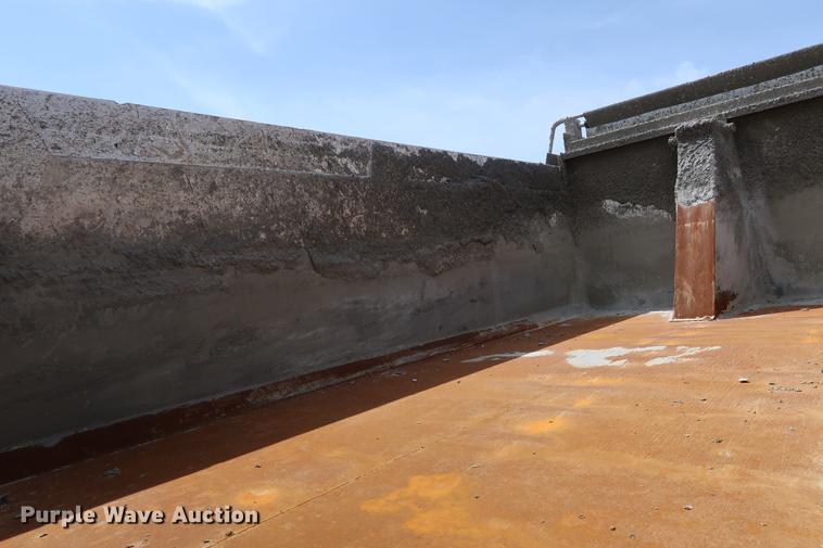 image for item DF3647 1998 Freightliner FL70 dump truck