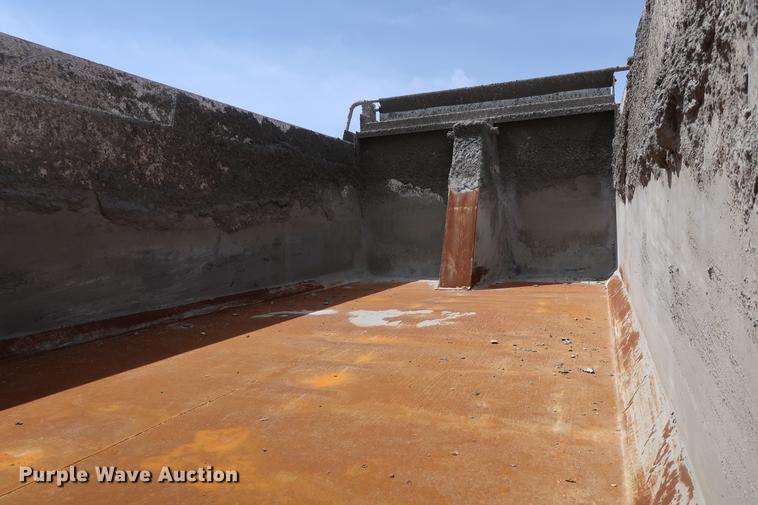 image for item DF3647 1998 Freightliner FL70 dump truck