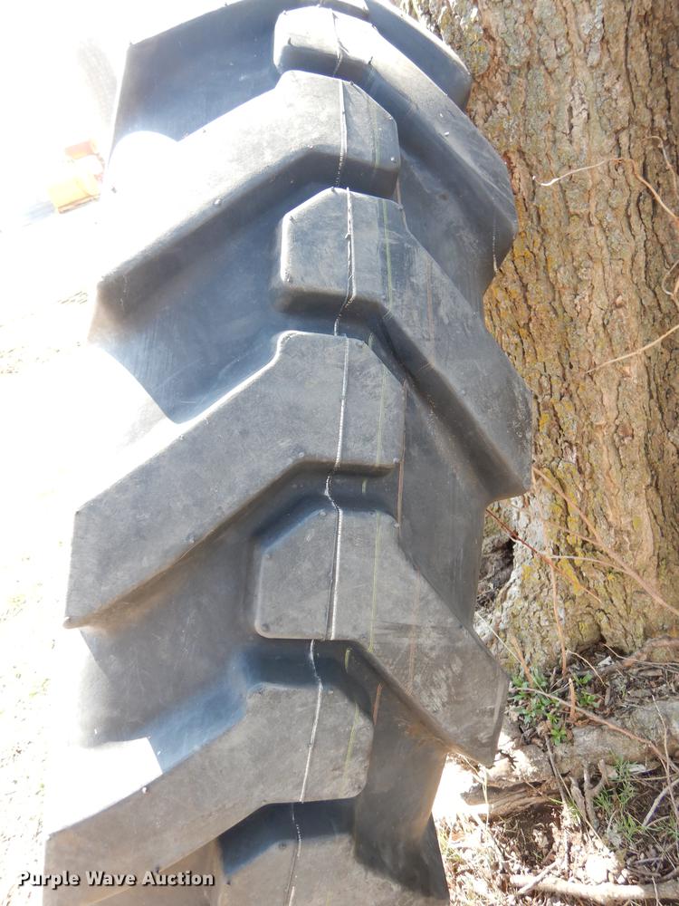 image for item DN9462 (4) Deestone 13.00-24 tires