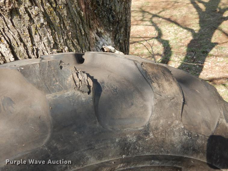 image for item DN9462 (4) Deestone 13.00-24 tires